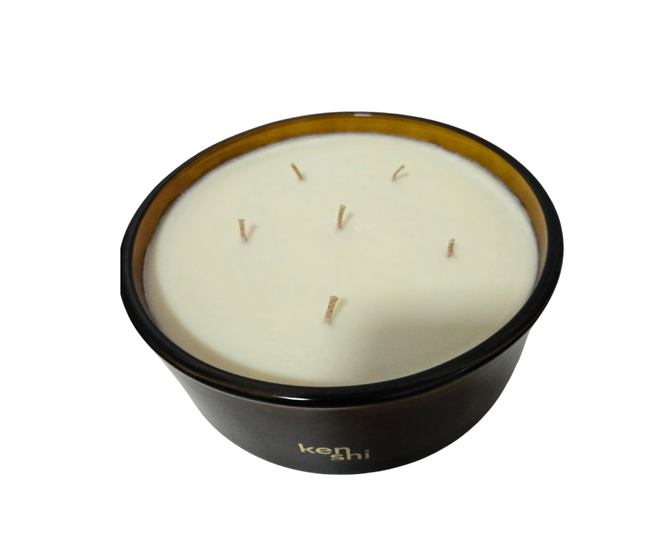 Sandalwood & Amber 1.3kg Feature Candle